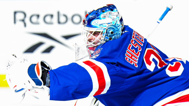 Carolina Hurricanes v New York Rangers