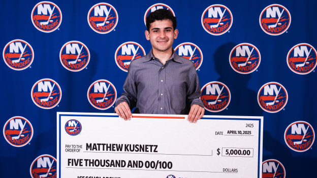 20250410_NYI_NYR_SCHOLARSHIPS-20