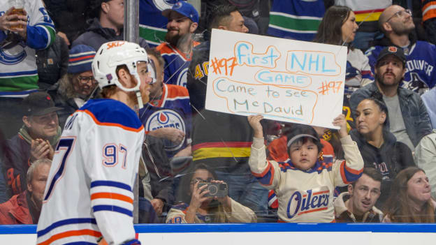 Edmonton Oilers v Vancouver Canucks