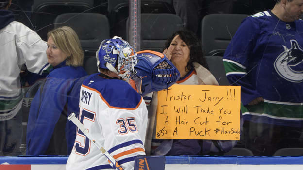 Edmonton Oilers v Vancouver Canucks