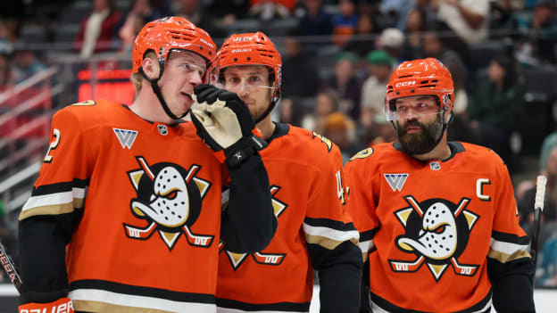 20250929_Sharks_Ducks_Robinson_0414