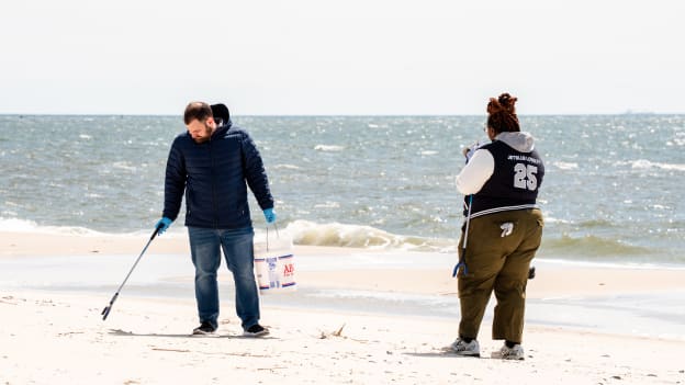 20260407_BeachCleanUp-22