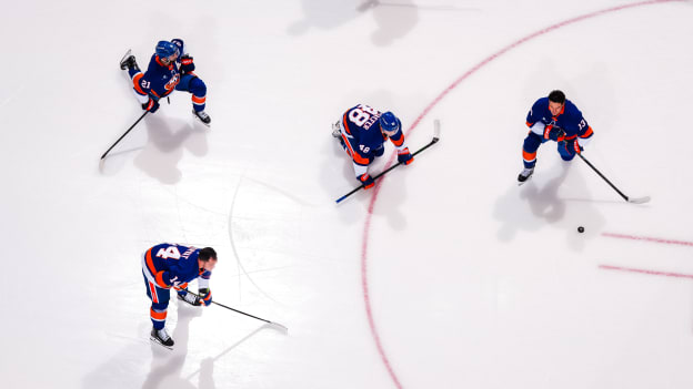 20251128_NYI_PHI_WARMUPS-16