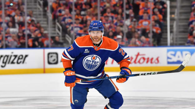 776312032_AD077_Kings_v_Oilers