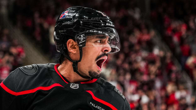 251009_NJDvsCAR_JL102172