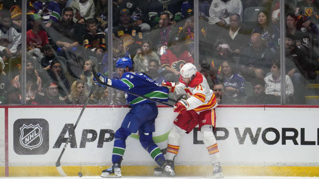 Canucks_Flames_075