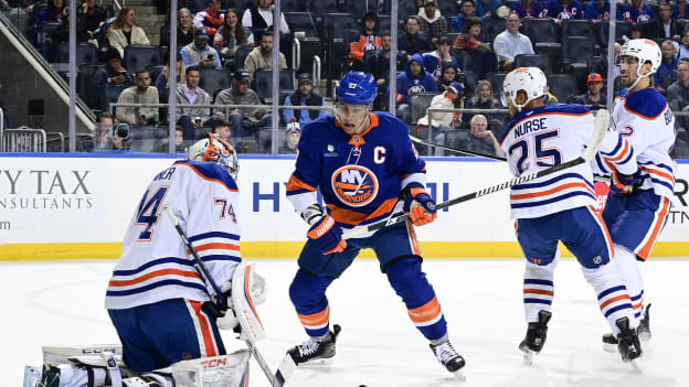 Edmonton Oilers v New York Islanders