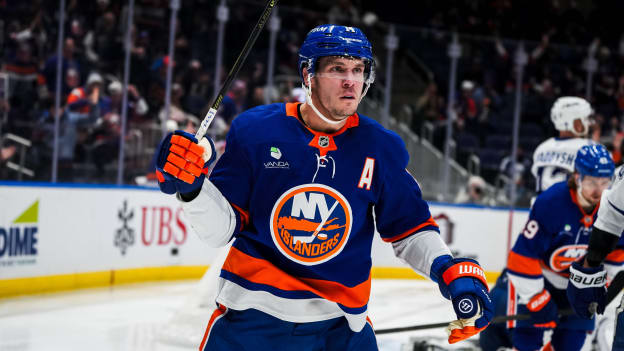 20251202_TBL_NYI_p2_GOAL_horvat-2