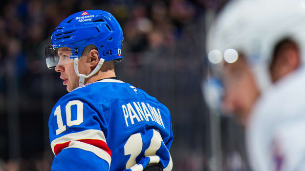 New York Islanders v New York Rangers