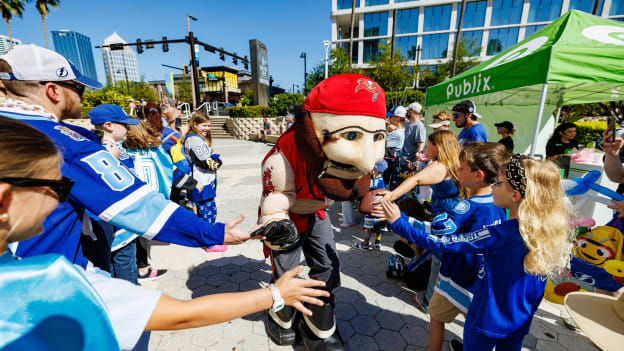 260328-ThunderBug-Birthday-028