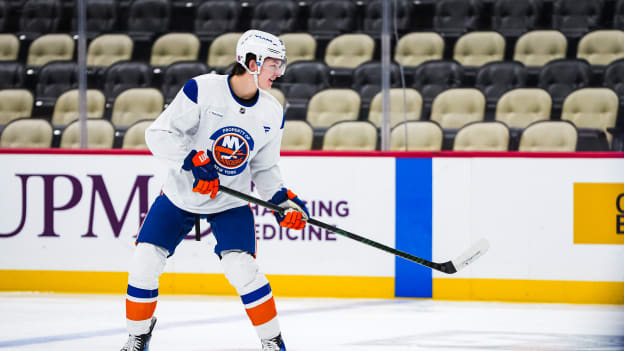 20251009_NYI_PIT_AWAY_MORNINGSKATE-11