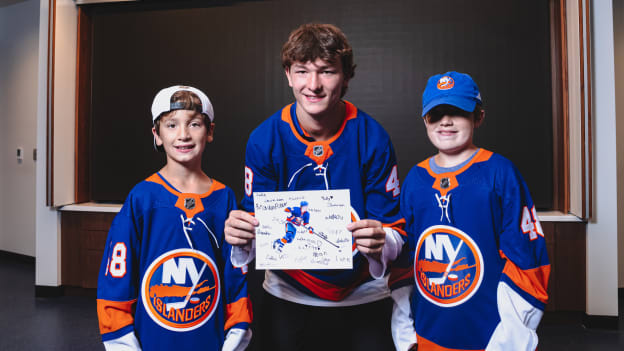 20250804_SCHAEFER_JERSEY_REVEAL_LOCKERROOM_BATCH1-94