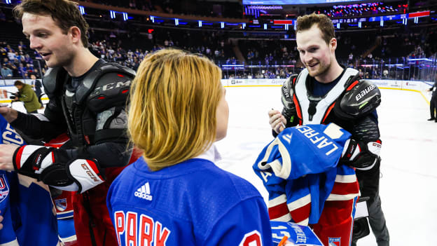 JS_NYR_040826_063A4674