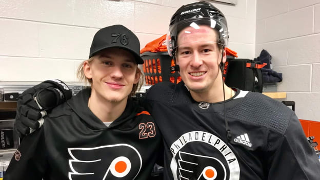 Lindblom_visits_Flyers