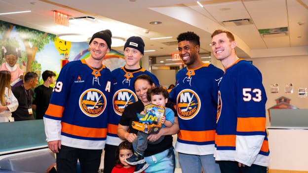 PHOTOS: 2024 Holiday Hospital Visits