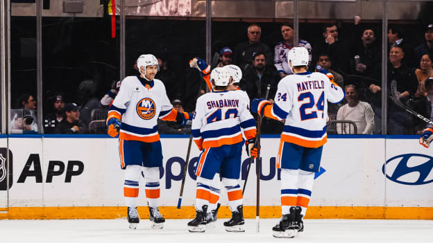 20260129_NYI_NYR_p2_goal_soucy-1