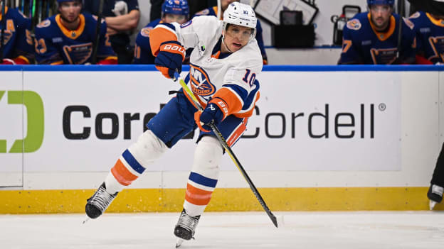 WATCH: Schenn Mic'd Up Vs Blues