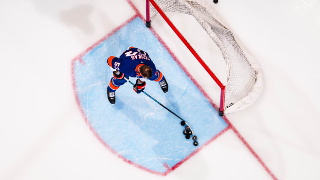 20251128_NYI_PHI_WARMUPS-4