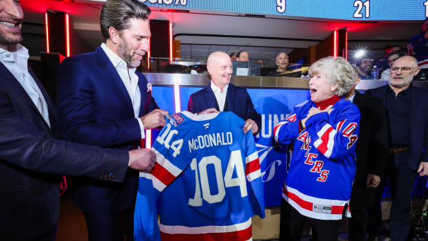 Fan Favorites Ceremony