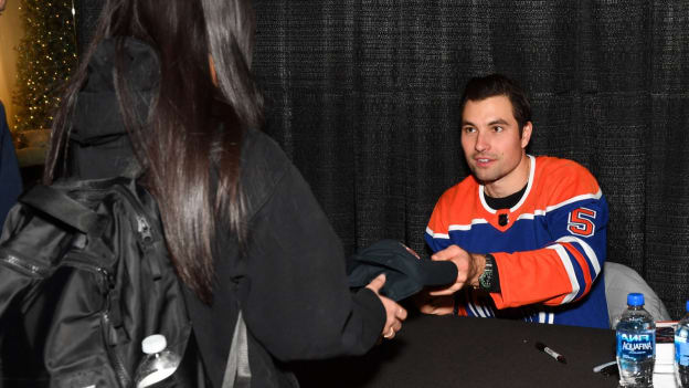 West Edmonton Mall Autograph Session