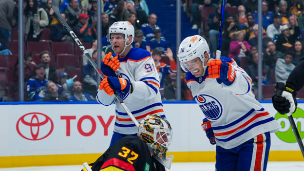 Edmonton Oilers v Vancouver Canucks