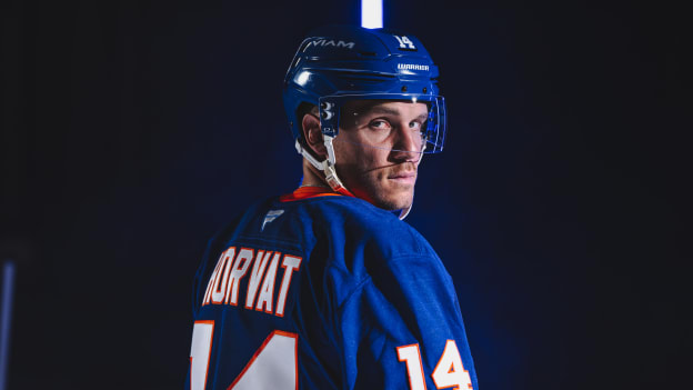 20250917_MEDIADAY_BLUENEON-343