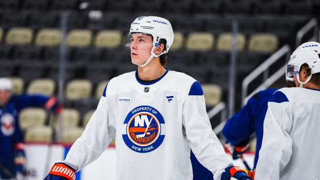 20251009_NYI_PIT_AWAY_MORNINGSKATE-14 2