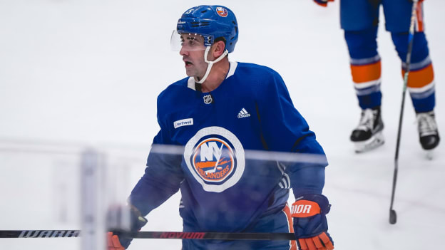 PHOTOS: Islanders Practice Dec. 18