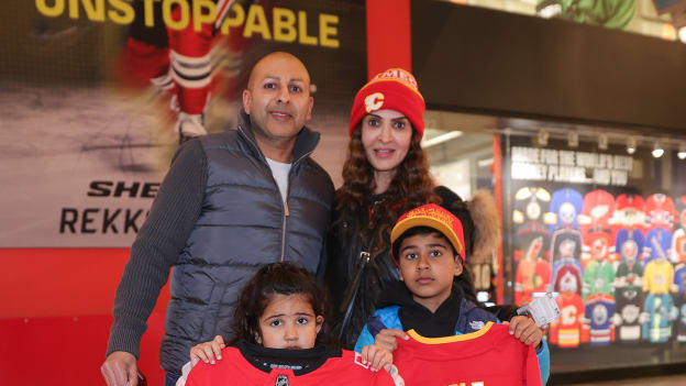 20260223_Flames Autograph Session_ 0032 DM