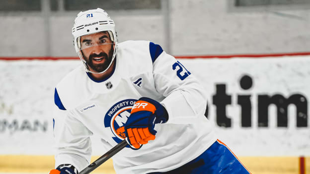 20250919_NYI_TRAININGCAMP_JOHNSTON-10