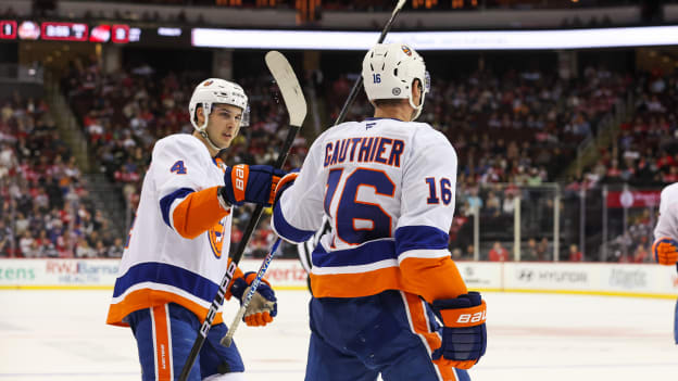 PHOTOS: Islanders 4, Devils 2