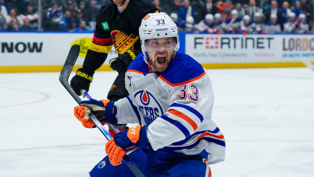 Edmonton Oilers v Vancouver Canucks