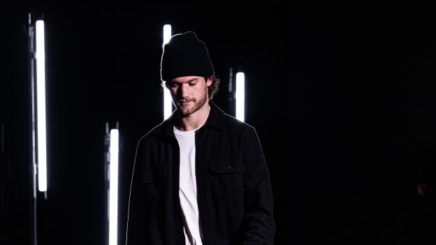 33-20251124vsDET-019