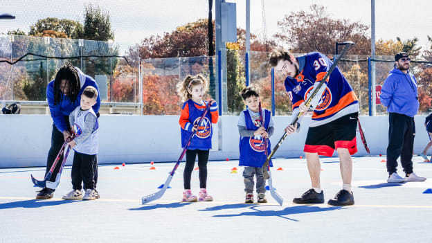 PHOTOS: Military Children Try Hockey For Free