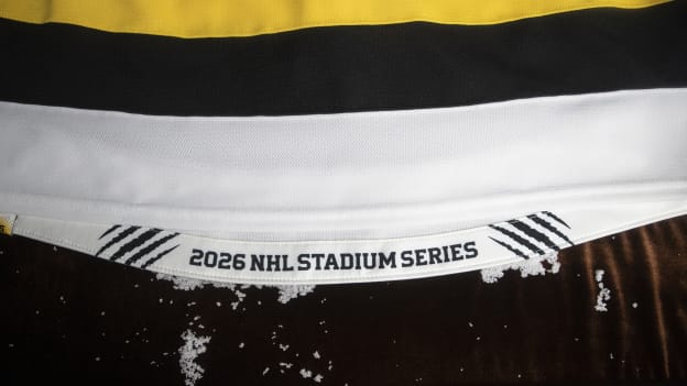 2025_11_19_NHL_StadiumSeries_Bruins_Product_001150