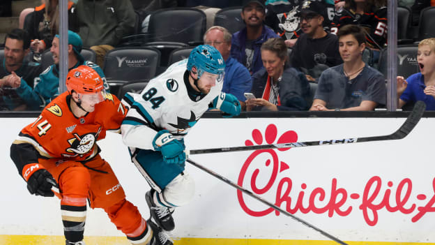 20250929_Sharks_Ducks_Robinson_0475