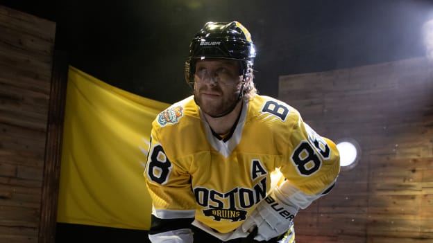 2025_12_03_NHL_StadiumSeries_Bruins_Player_105