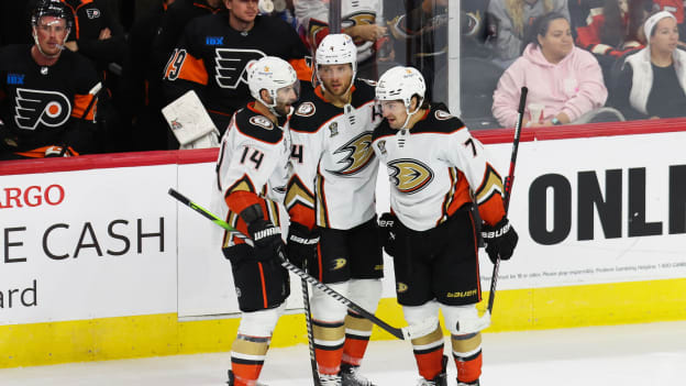 18279957_NHL__OCT_28_Ducks_at_Flyers_Andrew_Taylor_(Greenfly)_20231028_201307