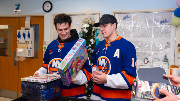 PHOTOS: 2024 Holiday Hospital Visits