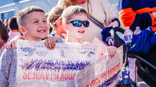 PHOTOS: Military Children Try Hockey For Free