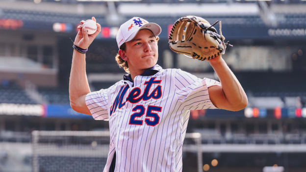 20250804_SCHAEFER_JERSEY_REVEAL_METS_1-17