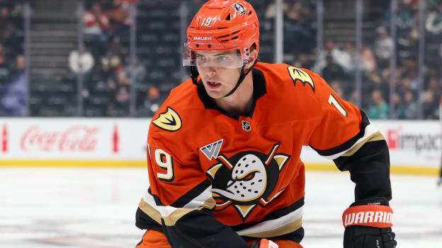 20250929_Sharks_Ducks_Robinson_0505