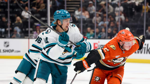 20250929_Sharks_Ducks_Robinson_0452