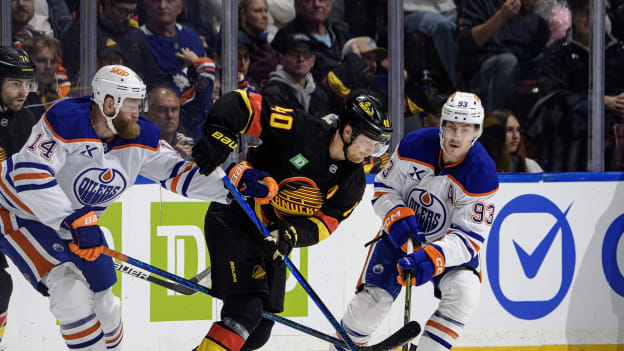 Montreal Canadiens v Vancouver Canucks