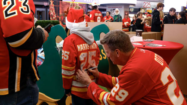 20251206_CGY_vs_UTA_FLA0244_JP