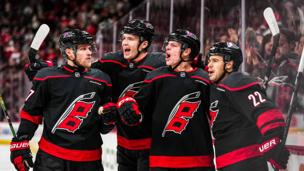 251206_December2025_Favorites_JL107746