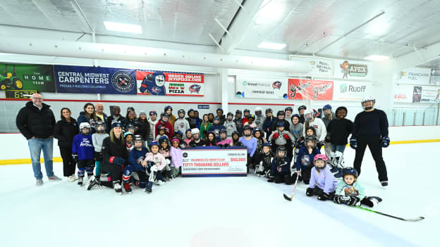 Ohio.GirlsHockeySkate.