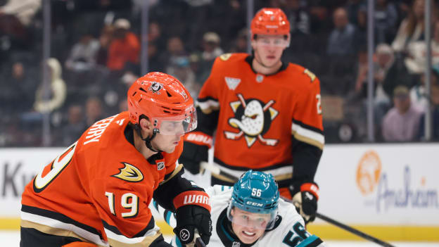 20250929_Sharks_Ducks_Robinson_0523