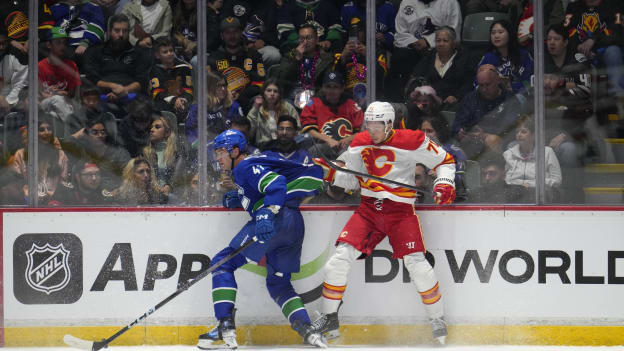 Canucks_Flames_076