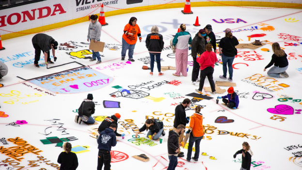 2425_OA_PaintTheIce_016